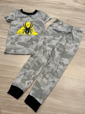 Spyder Kids Gray Camo Pajama Set with Yellow Spider Size 5